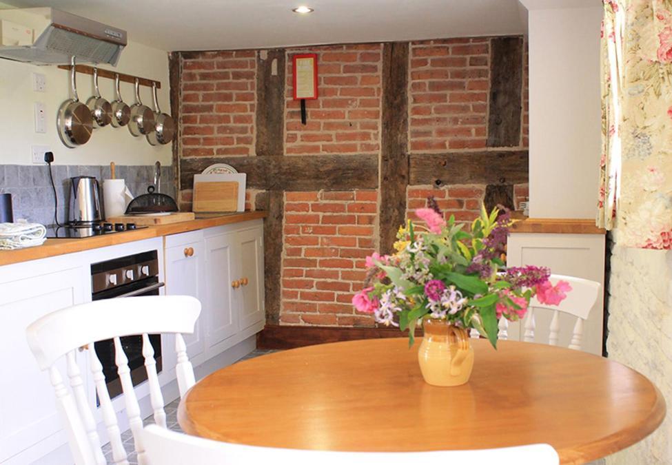 Dee'S Cottage At Brinsop Hereford Eksteriør billede